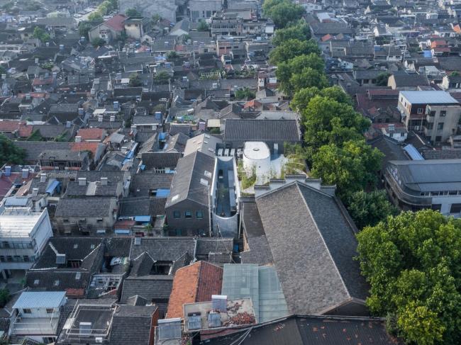 BIM建筑|有浪 | 扬州慢×新华书店 / Wutopia Lab