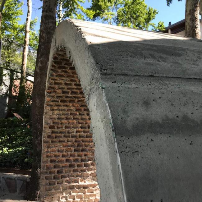 BIM建筑|Next Office 设计萨德拉艺术家论坛，回应古代波斯砖石建造技巧