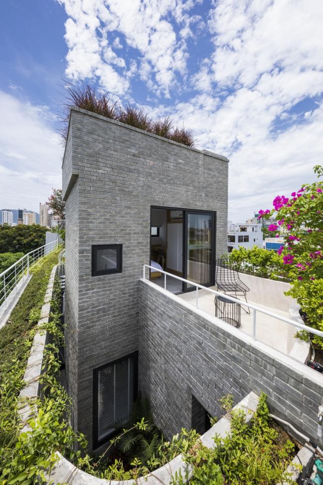 BIM建筑|安静葱茏，错落有致的梯田天台：越南花圃公寓 / Ho Khue Architects