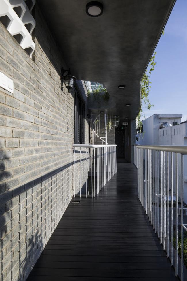 BIM建筑|安静葱茏，错落有致的梯田天台：越南花圃公寓 / Ho Khue Architects