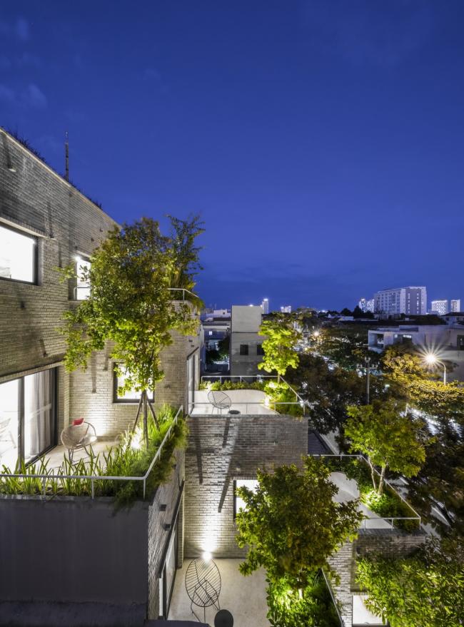 BIM建筑|安静葱茏，错落有致的梯田天台：越南花圃公寓 / Ho Khue Architects