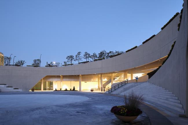 BIM建筑|流转曲线，好像衣袂飘带——麻谷中间广场 / Wooridongin Architects