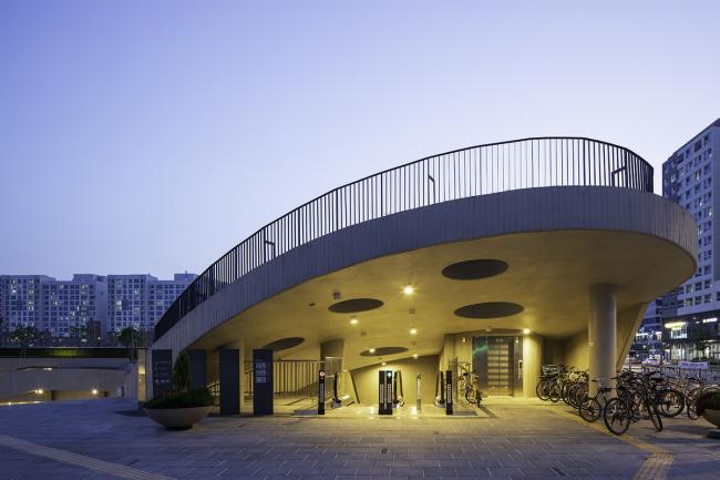 BIM建筑|流转曲线，好像衣袂飘带——麻谷中间广场 / Wooridongin Architects