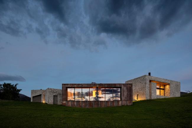 BIM建筑|原始朴实，布满天然雕塑美：Arrowtown 之家 / RTA工作室