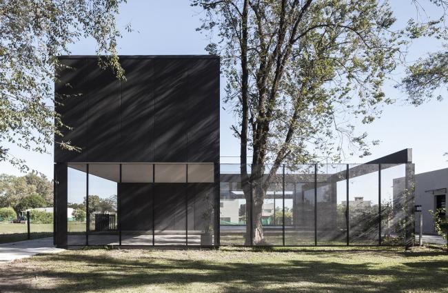 BIM建筑|封锁社区里的天然室第 / ANA SMUD+Zelcer