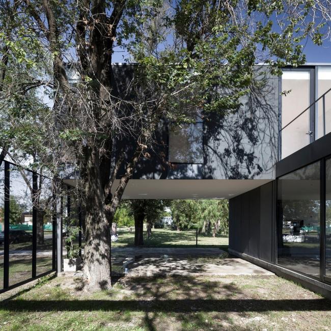 BIM建筑|封锁社区里的天然室第 / ANA SMUD+Zelcer