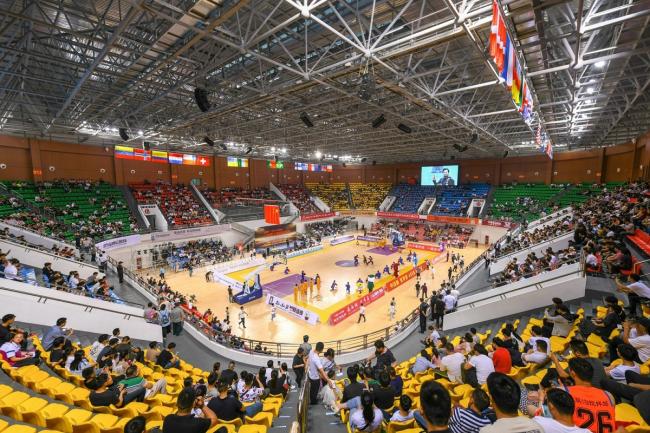 BIM建筑|如同舞台幕布般动态折叠延展：亳州市体育馆 / 袁野建筑工作室