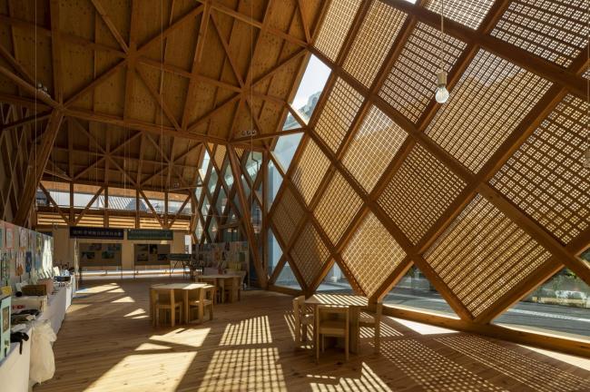 BIM建筑|持续屋脊如长龙卧野：日本富冈工商会 / 手塚贵晴建筑事务所