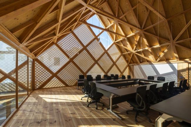 BIM建筑|持续屋脊如长龙卧野：日本富冈工商会 / 手塚贵晴建筑事务所