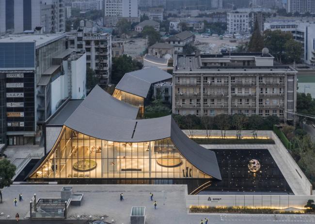 BIM建筑|交错时空 | 可以浏览的城市展厅 / 天华建筑设计