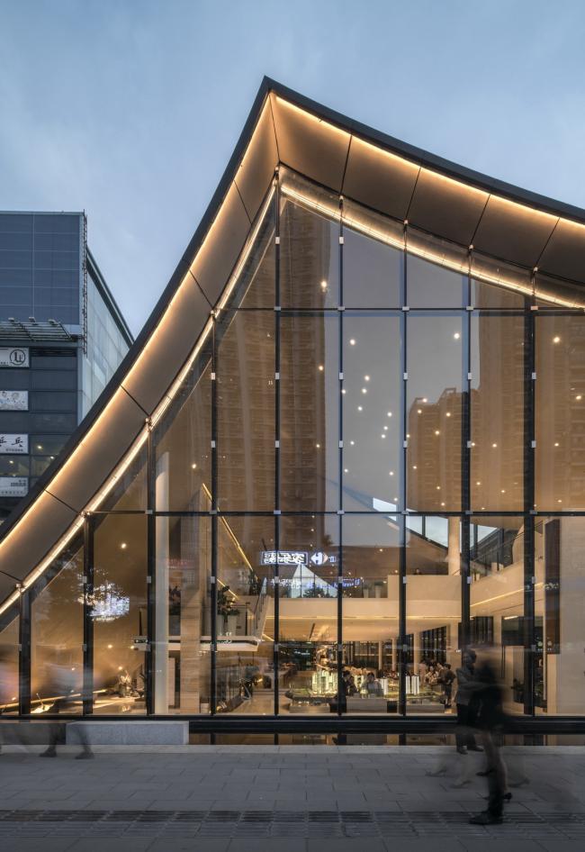 BIM建筑|交错时空 | 可以浏览的城市展厅 / 天华建筑设计