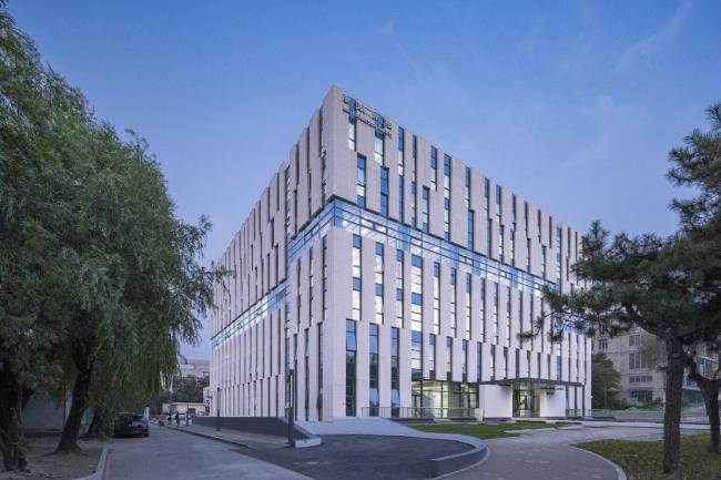 BIM建筑|清华年夜学法学院藏书楼 / KOKAISTUDIOS