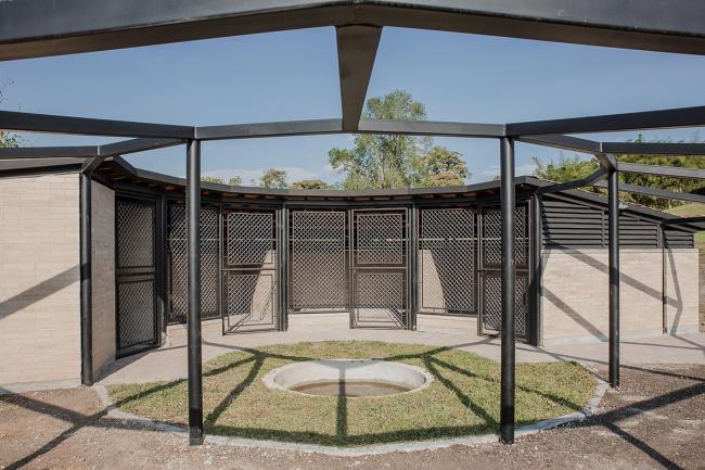 BIM建筑|蒙特梭利幼儿园，年夜天然中的月光宝盒 / Estudio Transversal