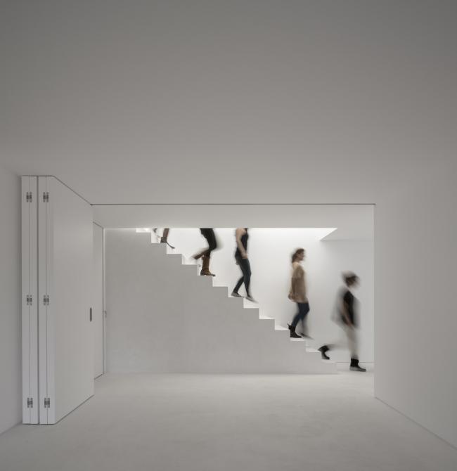 BIM建筑|荒凉上的白色雕塑“花”：Fontinha 室第 / Aires Mateus + SIA arquitectura