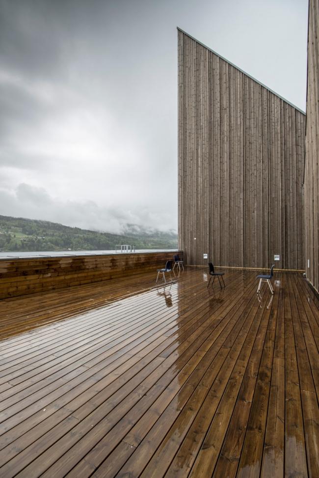 BIM建筑|傲然矗立，引航明灯：挪威船埠“灯塔之家” / Børve Borchsenius Arkitekter