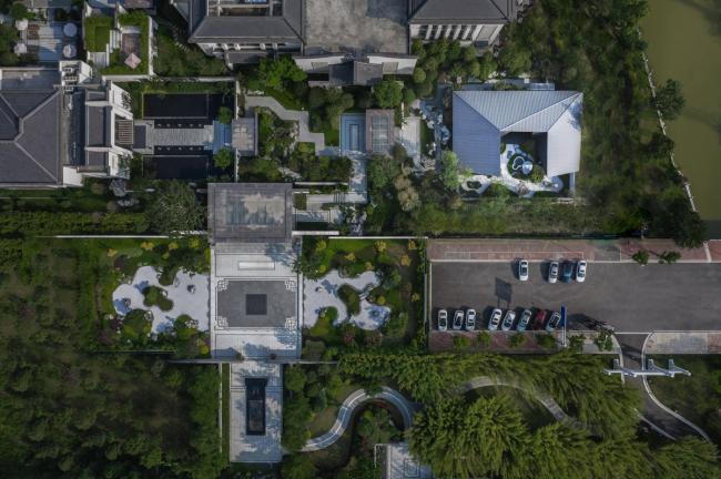 BIM建筑|侘寂之美，以无为有：福州首建国仕府温泉会馆 / 成执设计