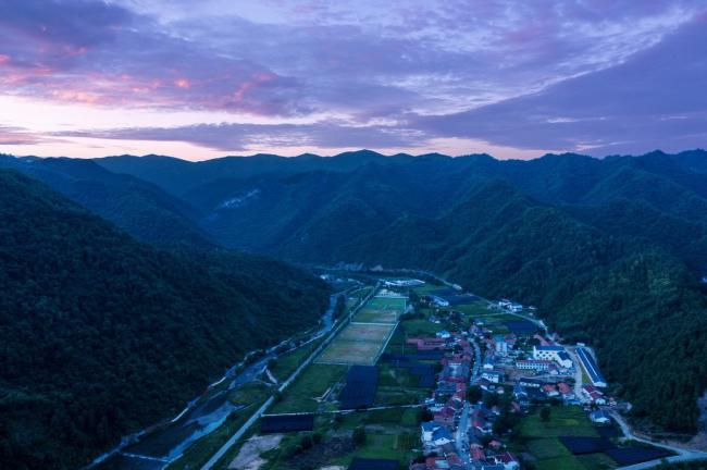 BIM建筑|秦岭山下百米食堂 / STUDIO QI