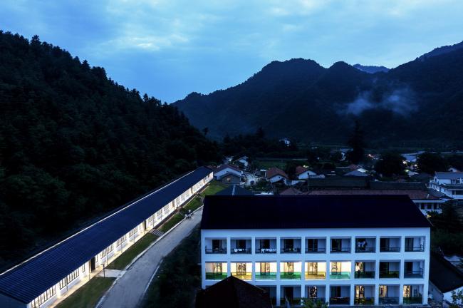 BIM建筑|秦岭山下百米食堂 / STUDIO QI