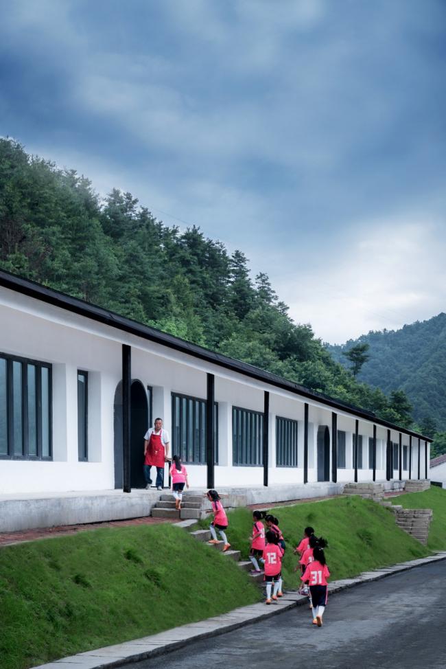 BIM建筑|秦岭山下百米食堂 / STUDIO QI