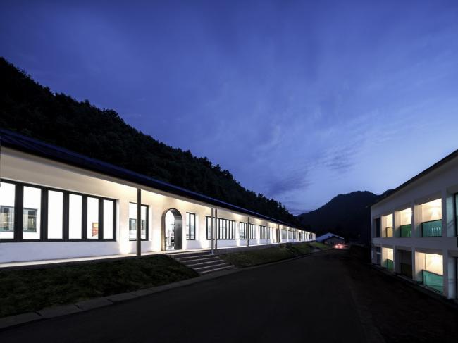 BIM建筑|秦岭山下百米食堂 / STUDIO QI