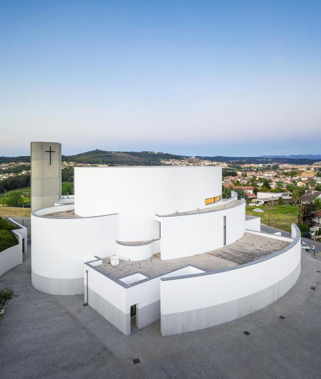 BIM建筑|神圣而纯粹的精力空间：拉加雷斯教堂 / FCC Arquitectura