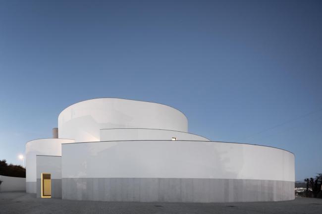 BIM建筑|神圣而纯粹的精力空间：拉加雷斯教堂 / FCC Arquitectura