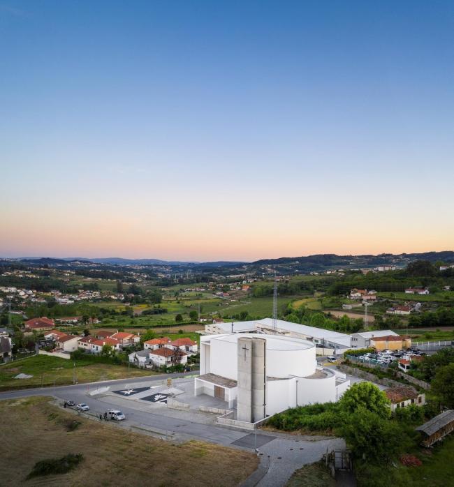 BIM建筑|神圣而纯粹的精力空间：拉加雷斯教堂 / FCC Arquitectura