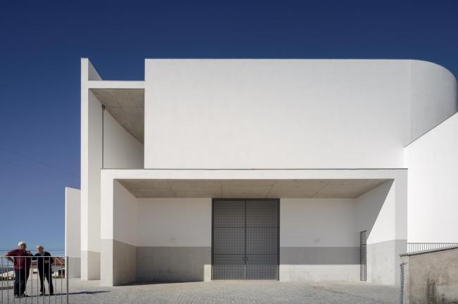 BIM建筑|神圣而纯粹的精力空间：拉加雷斯教堂 / FCC Arquitectura