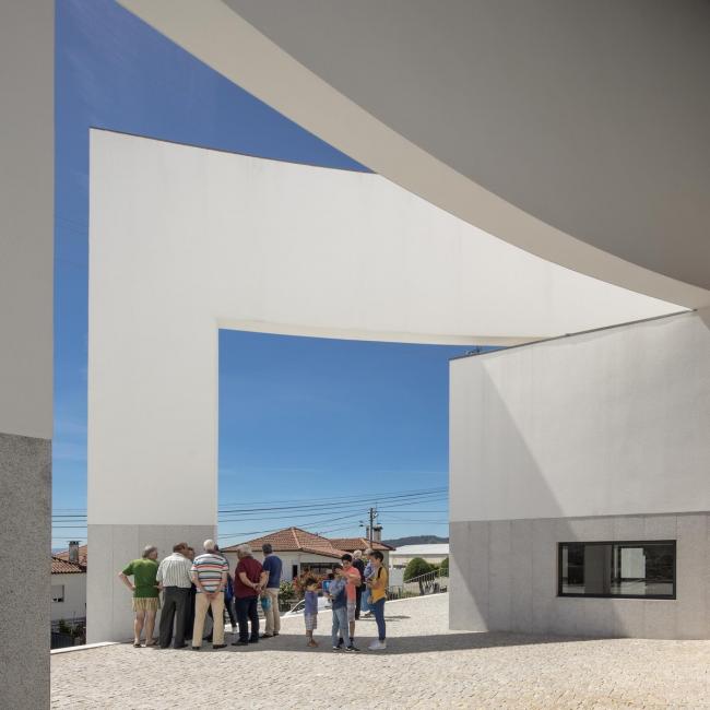 BIM建筑|神圣而纯粹的精力空间：拉加雷斯教堂 / FCC Arquitectura