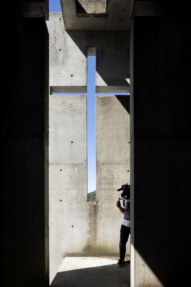 BIM建筑|神圣而纯粹的精力空间：拉加雷斯教堂 / FCC Arquitectura