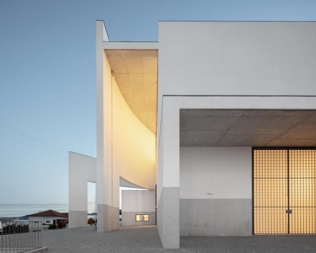 BIM建筑|神圣而纯粹的精力空间：拉加雷斯教堂 / FCC Arquitectura