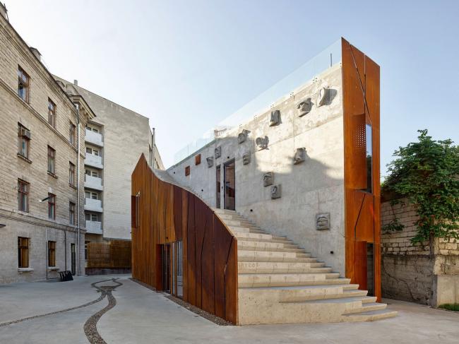 BIM建筑|保存远古感的建筑纪念碑：ARTCOR创意工坊 / Maxim Calujac