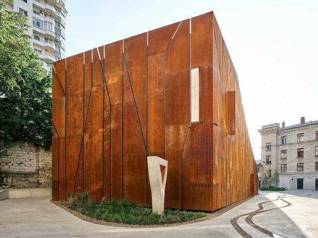BIM建筑|保存远古感的建筑纪念碑：ARTCOR创意工坊 / Maxim Calujac