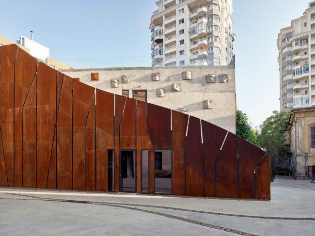 BIM建筑|保存远古感的建筑纪念碑：ARTCOR创意工坊 / Maxim Calujac