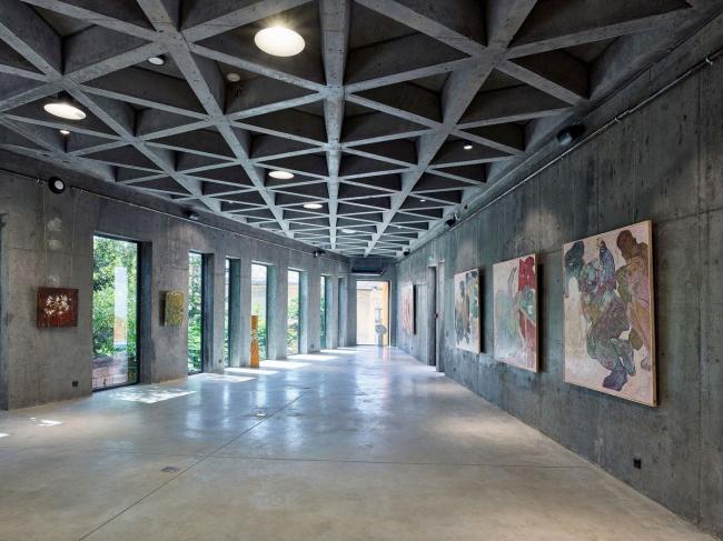 BIM建筑|保存远古感的建筑纪念碑：ARTCOR创意工坊 / Maxim Calujac