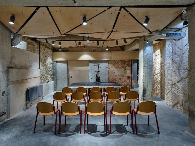 BIM建筑|保存远古感的建筑纪念碑：ARTCOR创意工坊 / Maxim Calujac