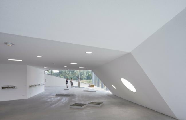 BIM建筑|湿地景不雅里的年夜地艺术雕塑：荷兰 Biesbosch 博物馆岛 / Studio Marco Vermeulen