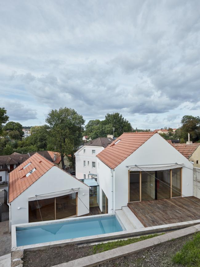 BIM建筑|富于童趣的白色小房子：布拉格度假屋 / Atelier 111 Architekti