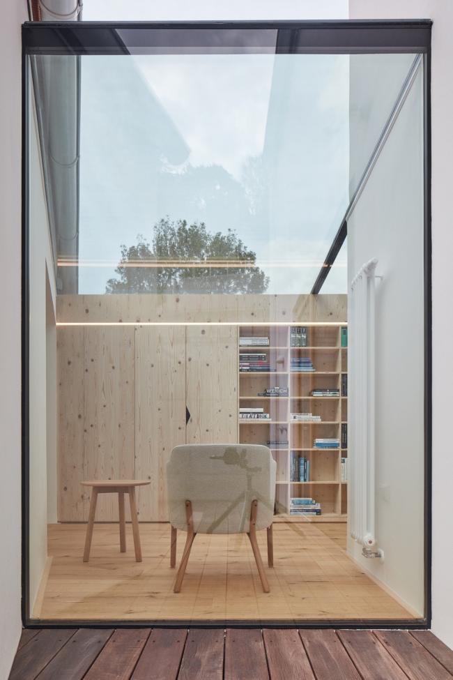 BIM建筑|富于童趣的白色小房子：布拉格度假屋 / Atelier 111 Architekti