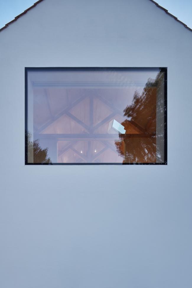 BIM建筑|富于童趣的白色小房子：布拉格度假屋 / Atelier 111 Architekti