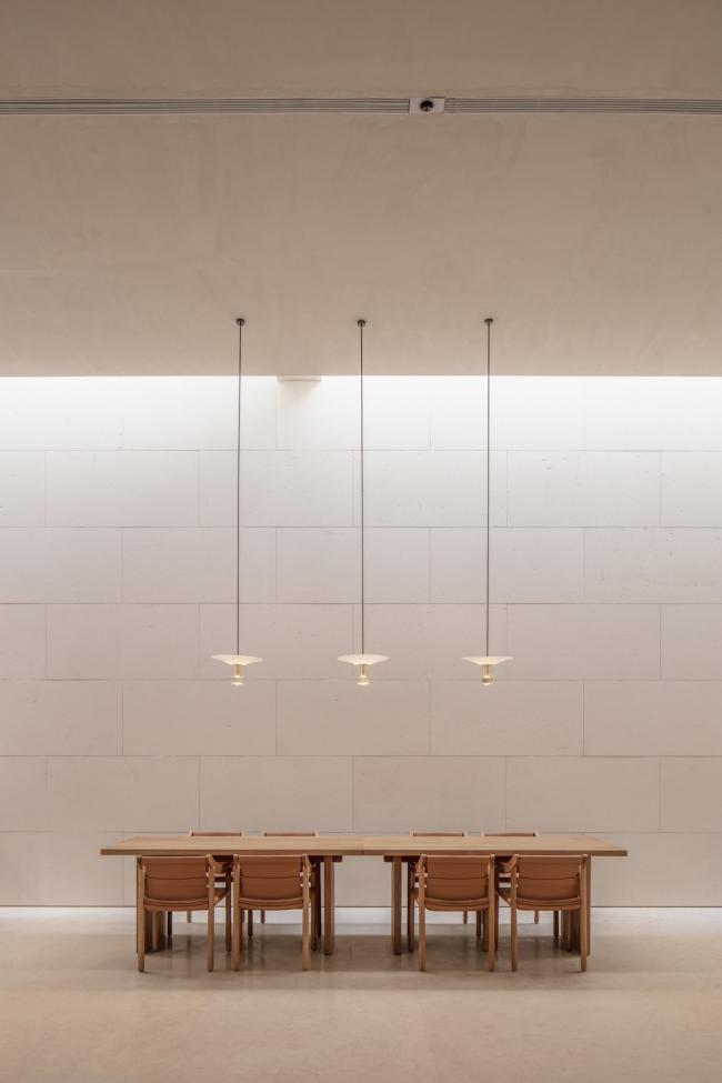 BIM建筑|湖泊下阅读，树影行过的时间 / 水相设计