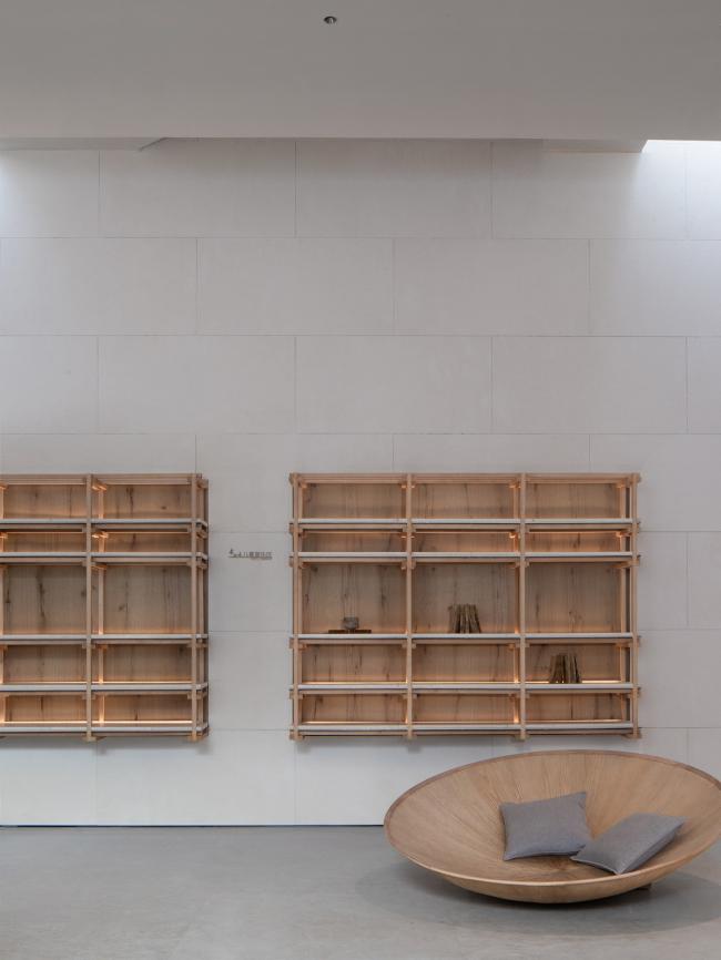 BIM建筑|湖泊下阅读，树影行过的时间 / 水相设计