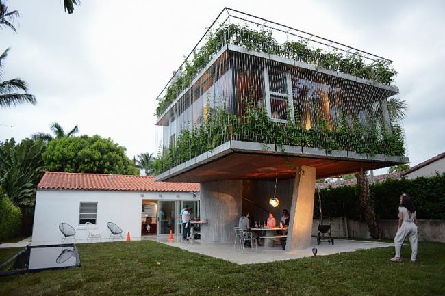 BIM建筑|几何写意的混凝土雕塑：太阳轨迹住宅 / Christian Wassmann