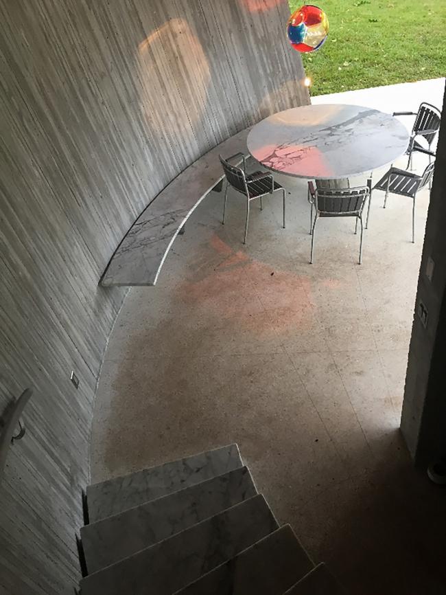 BIM建筑|几何写意的混凝土雕塑：太阳轨迹住宅 / Christian Wassmann