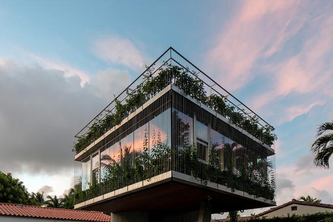 BIM建筑|几何写意的混凝土雕塑：太阳轨迹住宅 / Christian Wassmann