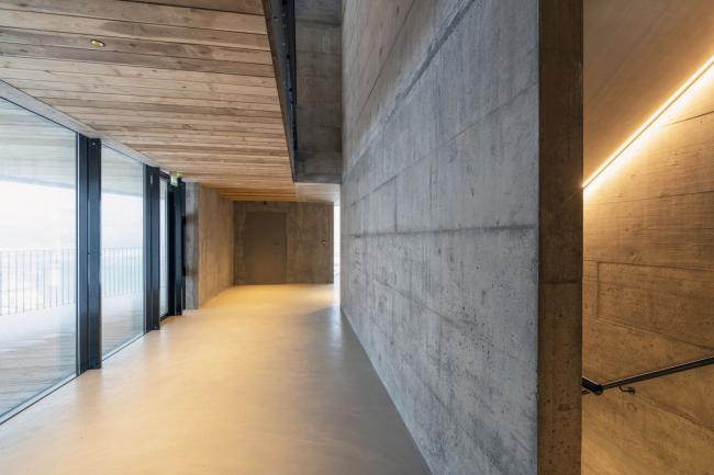 BIM建筑|守护峡湾的巨石：冰岛东博尔加峡湾游客中心 / Andersen & Sigurdsson Architects