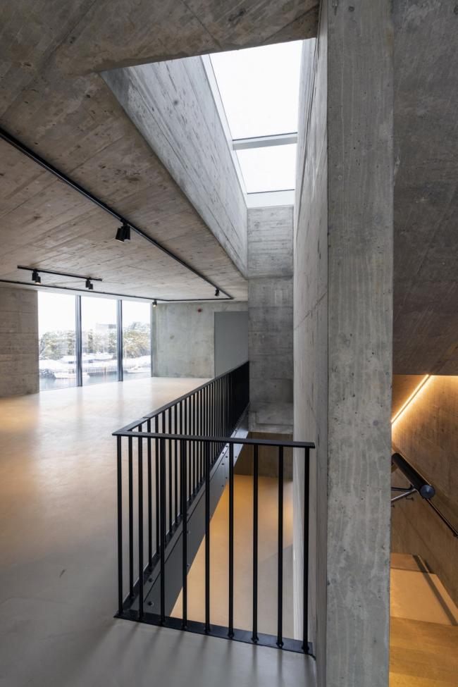 BIM建筑|守护峡湾的巨石：冰岛东博尔加峡湾游客中心 / Andersen & Sigurdsson Architects