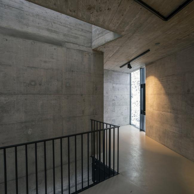 BIM建筑|守护峡湾的巨石：冰岛东博尔加峡湾游客中心 / Andersen & Sigurdsson Architects