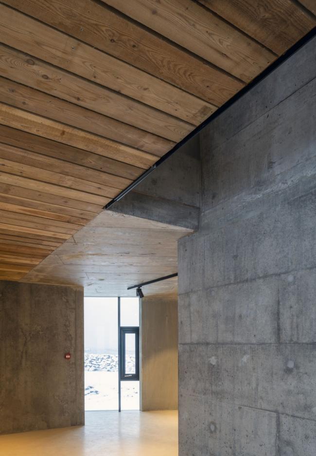 BIM建筑|守护峡湾的巨石：冰岛东博尔加峡湾游客中心 / Andersen & Sigurdsson Architects