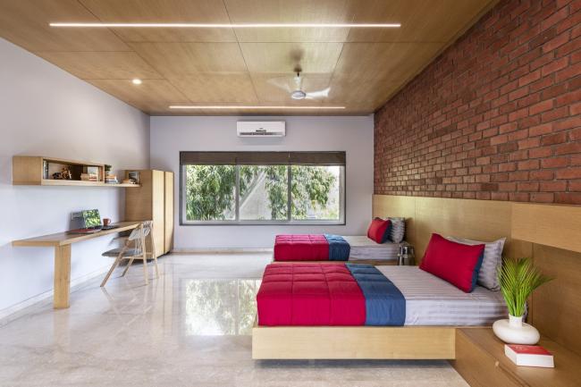 BIM建筑|如火一般热情，如耕牛般内敛：印度“红盒子”之家 / The Grid Architects